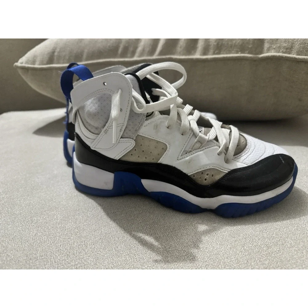 Jordan Jumpman Two Trey 